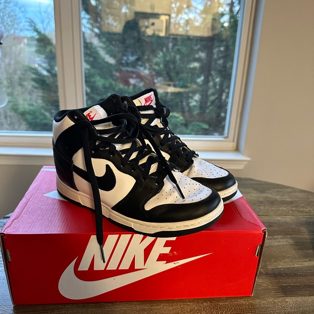 Nike Panda Dunks